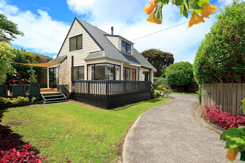 Mt Albert - Sundrenched & Private